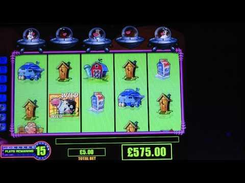 £755 SUPER BIG WIN (151 X Stake) on Invaders From The Planet Moolah™ slot game at Jackpot Party®