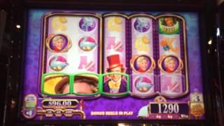 Willy Wonka Slot Machine Bonus - Giant Wonka Symbol Spins