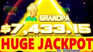 OMG! GRANDPA JACKPOT! and UNICOW! Invaders attack from Planet Moolah slot Handpay!