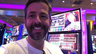 Slots live at San Manuel••