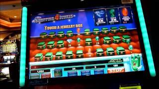 Jewelry Feature 4 Slot Machine Bonus Win (queenslots)