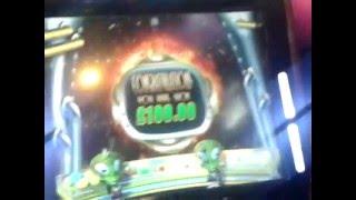 Tricky Dave gets JaCkPoT on Money Mad Martians Slot Machine Game