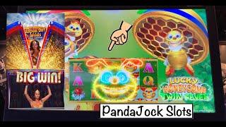 You KNOW it’s gonna bee good when the neon ★ Slots ★ ★ Slots ★ shows up! Lucky Honeycomb and Wonder 