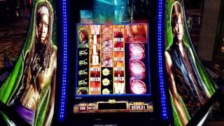 The WALKING DEAD Slot Machine Max bet  BONUS SYMBOLS BIG WIN!