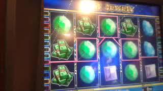 We• Play £1 &• 50p a go on •JUST JEWELS•️Fruit Machine Game•Lets have a go•with Moaning Steve