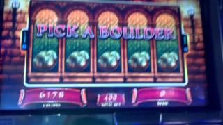 WMS Princess Bride slot machine boulder pick