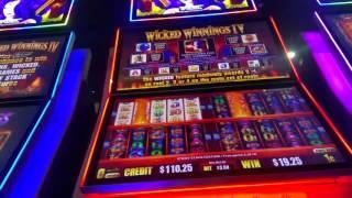 Wicked Winnings 4*Max Bet*3Bonus*