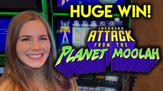 Huge Win! Invaders Attack From The Planet Moolah! First Ever On An Invaders From Planet Moolah Slot!