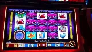 Wonder 4 Jackpots Ms Kitty pussy comes out to play Free Spin bonus