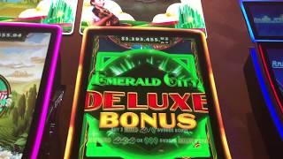 NEW: Emerald City Slot - tons of bonuses!