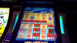 Flintstones Slot Machine Yabba-Dabba-Do Bonus X2 The D Casino Fremont St. Las Vegas