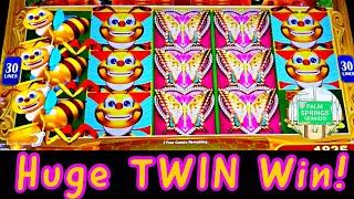 So MANY Bees ⋆ Slots ⋆ ⋆ Slots ⋆  First SPIN Bonus on Lucky Honeycomb TWIN Fever KONAMI Slot Machine!