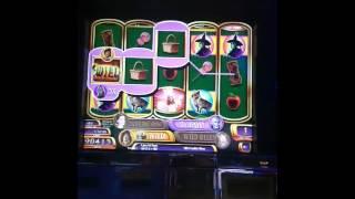 Ruby Slippers Slot Machine - Emerald City Free Spin Bonus