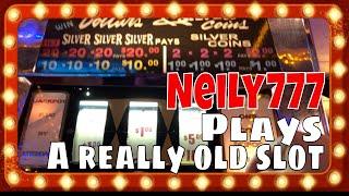I played the OLDEST SLOT MACHINE in Laughlin!! Did I win? LIGHTNING LINK • TRIPLE DIAMOND BIG WIN