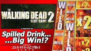 Walking Dead 2 Slot - Spilled Drink...Big Win!?  Big Win Line Hit and Free Spins with Progressive