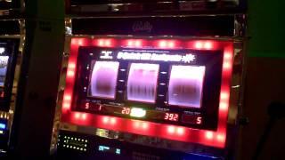 Quick Hits Bally 25 cent slot machine bonus win at showboat