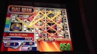 Queen's Knight - WMS Money Burst slot machine bonus win