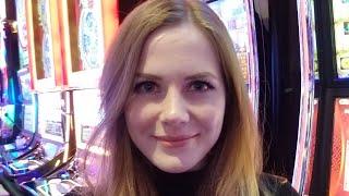 Live From The Casino! 25k Sub Livestream!