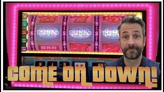 PRICE IS RIGHT - PLINKO! CASH ME OUT WITH SOME BIG WINS ON SLOTS!