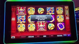Live @ Bellagio - looking for another handpay !