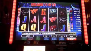 Bigger City 5s a Spielo game slot machine bonus win at Parx