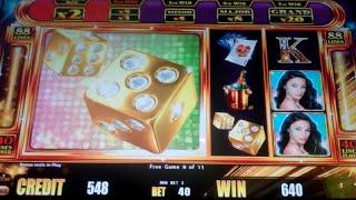 Sparkling Royal Slot Machine Bonus - Jackpot Streak - 15 Free Games Win with Multipliers