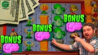 Have You Ever Landed 3 Bonus Symbols on Plants Vs Zombies Slot Machine?? I DID ON MAX BET!!!