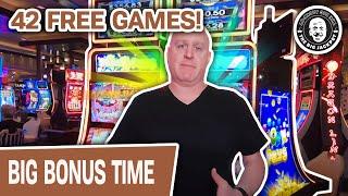 ★ Slots ★ 42 FREE GAMES in Las Vegas! ★ Slots ★ SUPER Fun Slot Machine ACTION