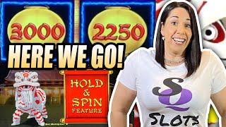 SLOT QUEEN VS. SLOT HUBBY !! WHO CAN GET THE BIG WIN !?