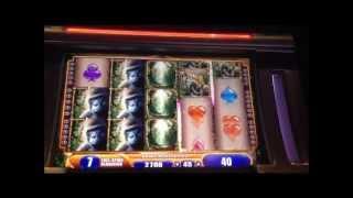 Multiple Retriggers! Queen Of The Wild Slot Machine Bonus - BIG Win! ~ WMS
