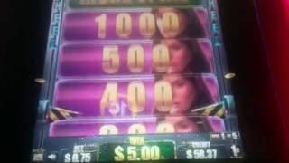 The Walking Dead Slot Machine Bonus & Rick Line Hit