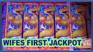 ** WIFE's FIRST JACKPOT HANDPAY ** DRAGON DOMINION ** SLOT LOVER **