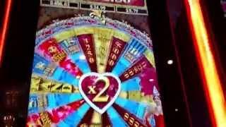 Aristocrat Can Can De Paris Wheel Spin bonus slot machine
