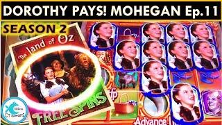 DOROTHY PUTS OUT FOR MR. CT! NOT IN KANSAS SLOT MACHINE BIG WINS!