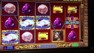 Da Vinci Diamonds slot machine bonus free spins with re-trigger IGT