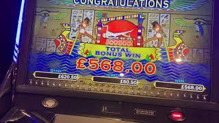 Live play and free spin bonuses with an audience on Pharaohs Fortune £5 a spin