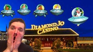 Winning BIG Playing LESS LINES On Invaders From Planet Moolah Slot Machine!