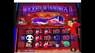 Part 1 of a super fun session on Wicked Winnings 2. Another retrigger in the bonus•️