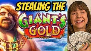 FEE FI FO FUM! STEALING THE GOLD FROM THE GIANT & 8 CLAWS