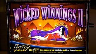 Aristocrat - Wicked Winnings II : My First  Line Hit on a $1.00 bet