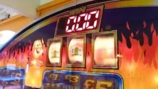 £5 Challenge Red Hot Roll Fruit Machine at Bunn Leisure Selsey