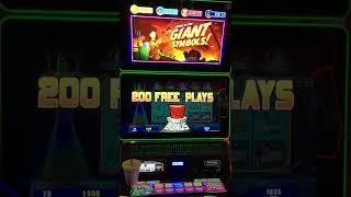 200 Free Games Bonus!!! GIANT SYMBOLS Invaders Attack from the Planet Moolah - Casino Slots - Part 1