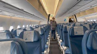 French Bee Cabin and Meal Service - Low Cost Carrier's Airbus A350 from Newark to Orly Paris