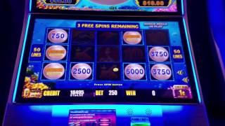 Lightning Link *Big Win* Hold and Spin Feature